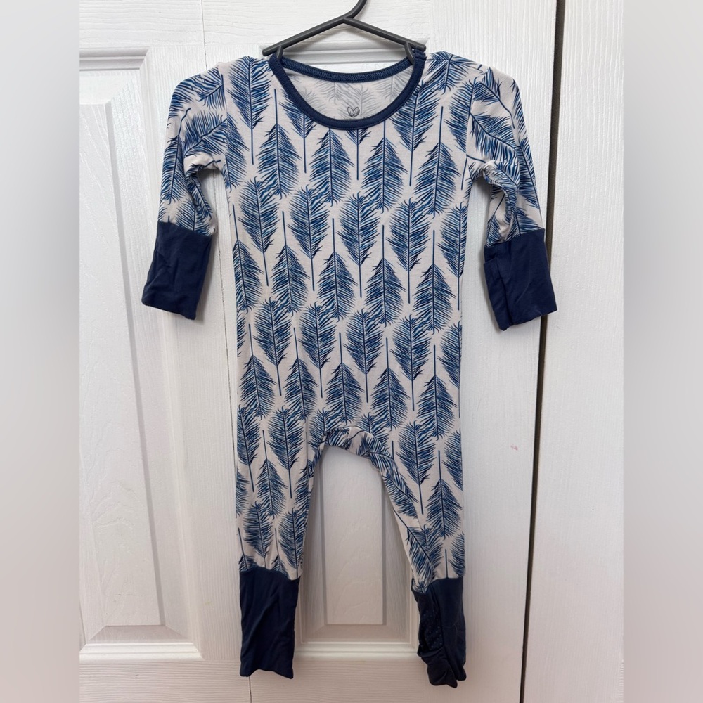 The Simple Seed peek-a-boo convertible footie